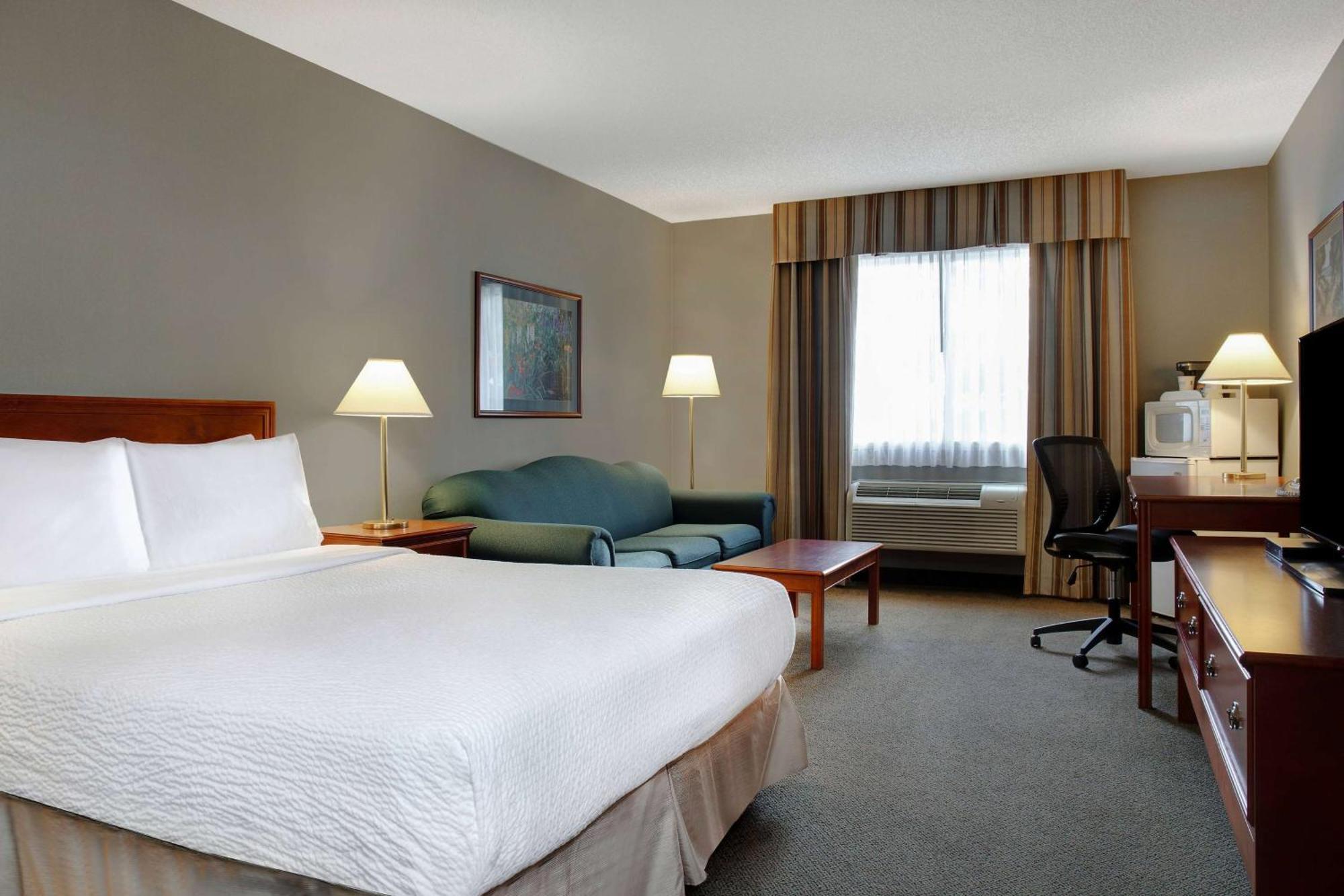 Days Inn By Wyndham Whitecourt Exterior photo